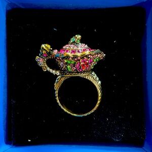 Heidi Daus “Disney Alice Through The Looking Glass” Teapot Ring,Limited Edition